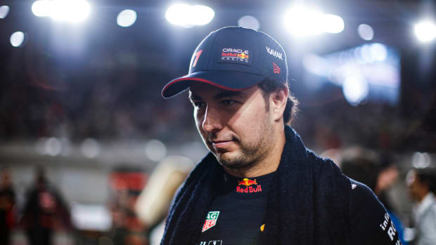 Checo Pérez se mantiene en segundo lugar de la clasificación de pilotos